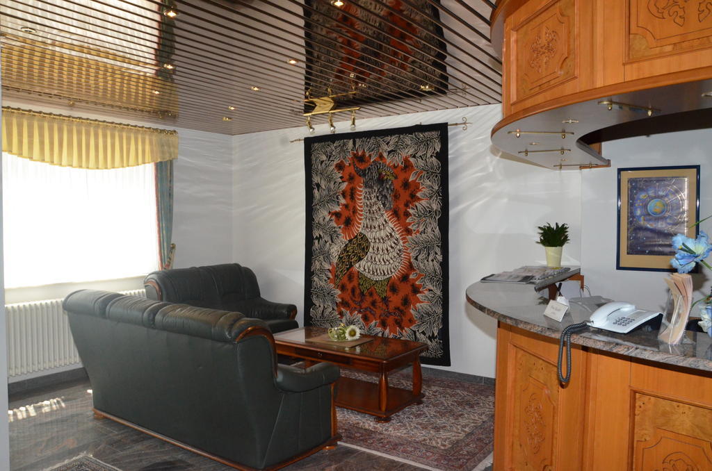 Central Inn Hotel Garni Eppelborn Extérieur photo